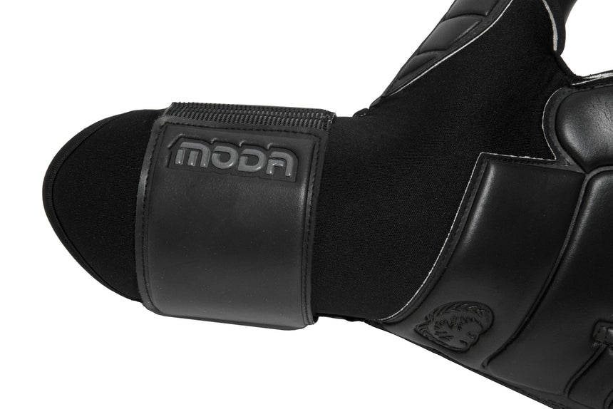 MODA BLACKOUT